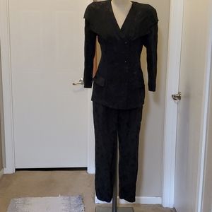 Ladies vintage Incite size 8 pantsuit Black